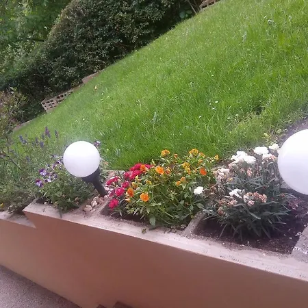 Peace And Quiet In A In بيت ضيافة شوبرون